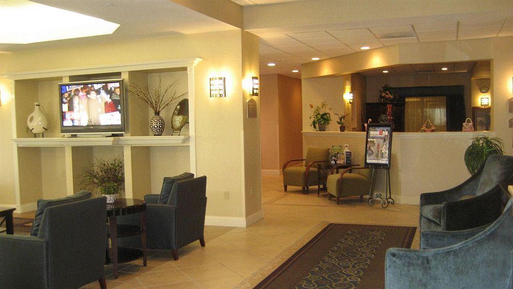 Holiday Inn Express Hotel & Suites Clearwater Us 19 North, An Ihg Hotel Beltér fotó